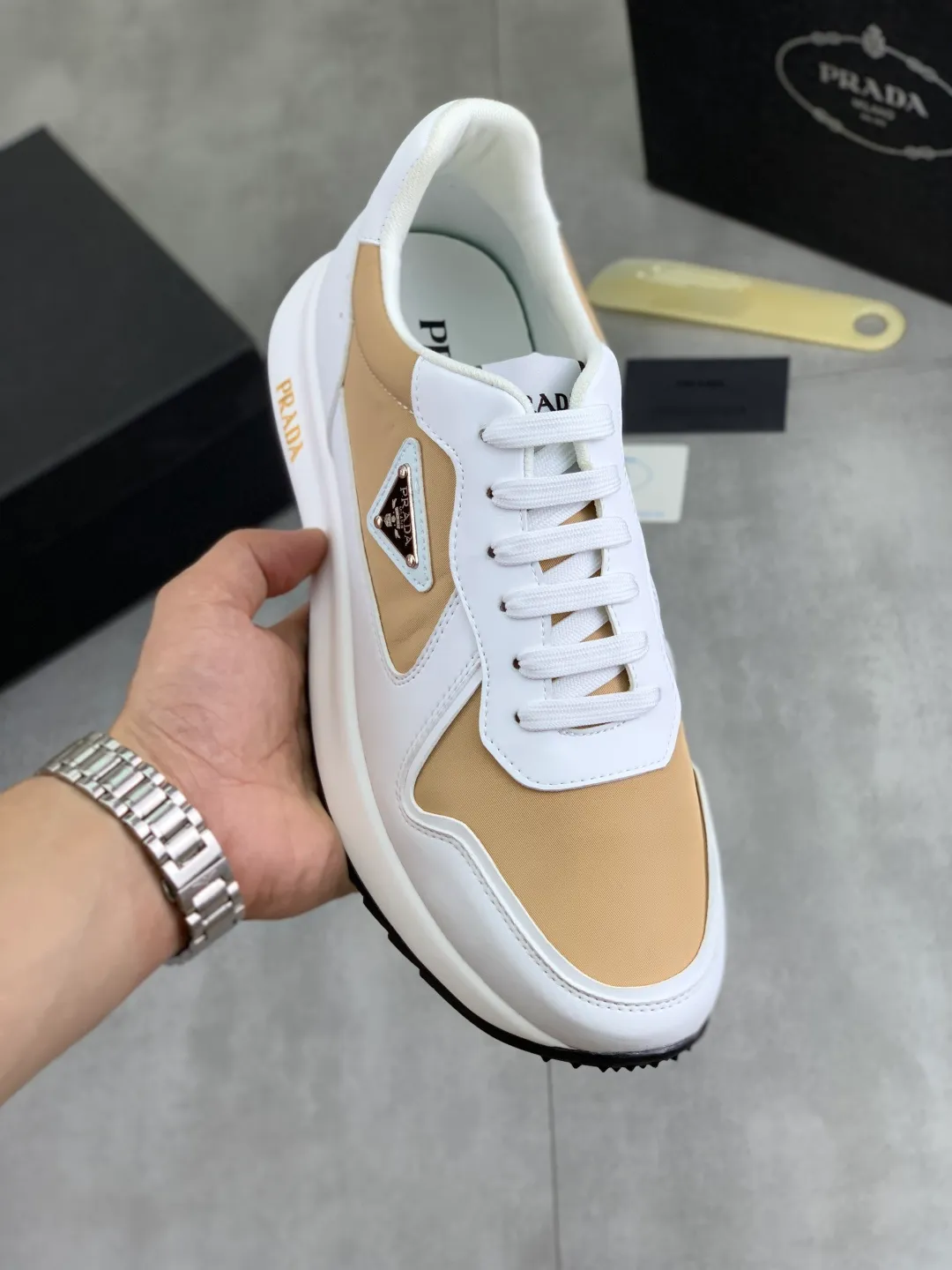 Men's Men's Shoes💰P440💰[New Style] (PRADA) The latest classic model of breathable and comfortable men's shoes has been launched on the official website in 1:1 copy, synchronized in Hong Kong, and on the same catwalk; all made of calfskin with breathable mesh fabric ➕Imported soft and comfortable pigskin lining, 🍡🍡original rubber outsole, non-slip and wear-resistant; comfortable on the feet, attractive style, fine workmanship, and simple and neat shoe last, highlighting a man's boldness and toughness, 👍Number: 38-44 (45 46 Customized) 4️⃣Color🉑️Choose